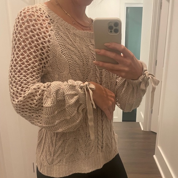 Express Sweater - Picture 2 of 3